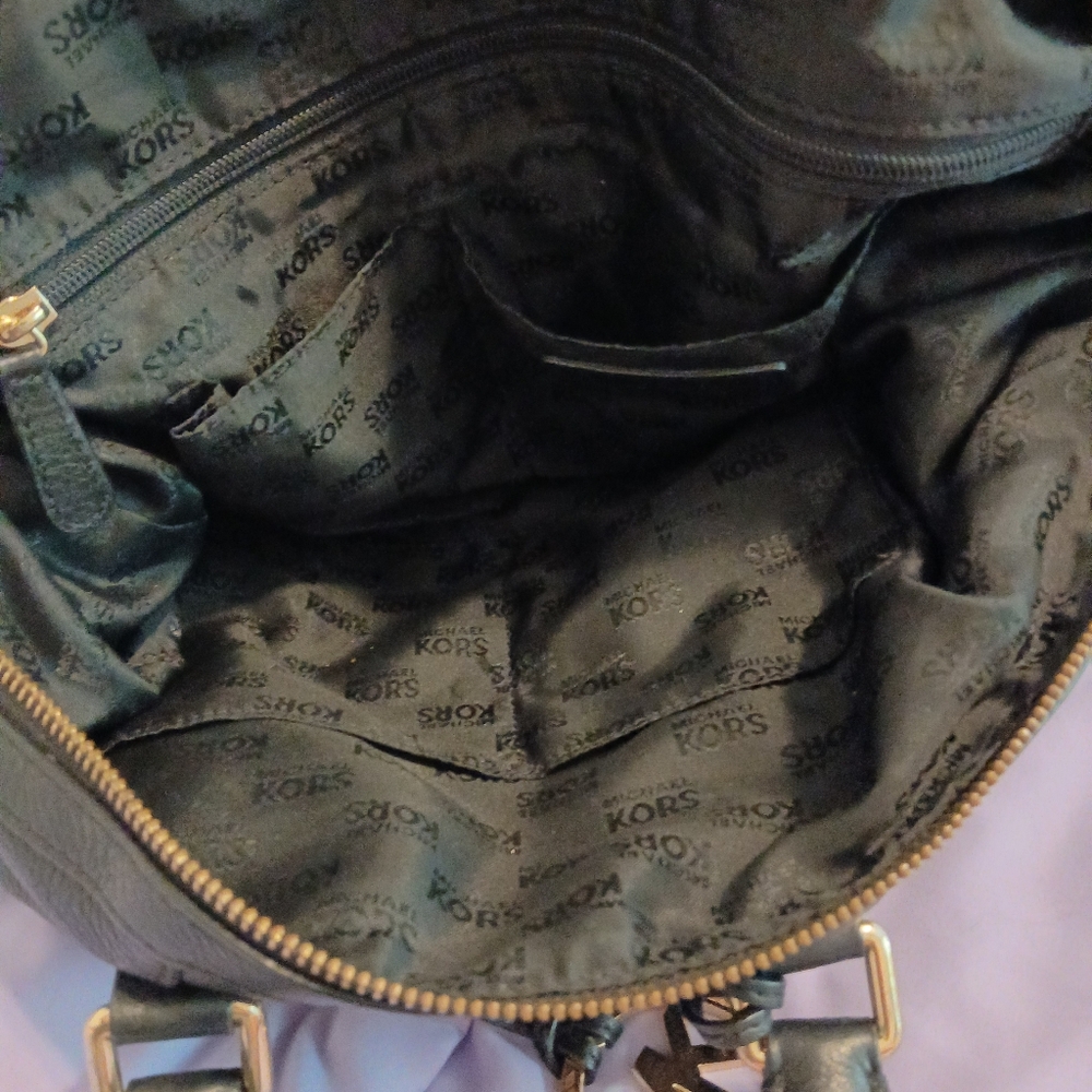 Michael Kors Women's Pebbled Leather Hobo Bag Large Black - Pre-Owned - Picture 7 of 11
